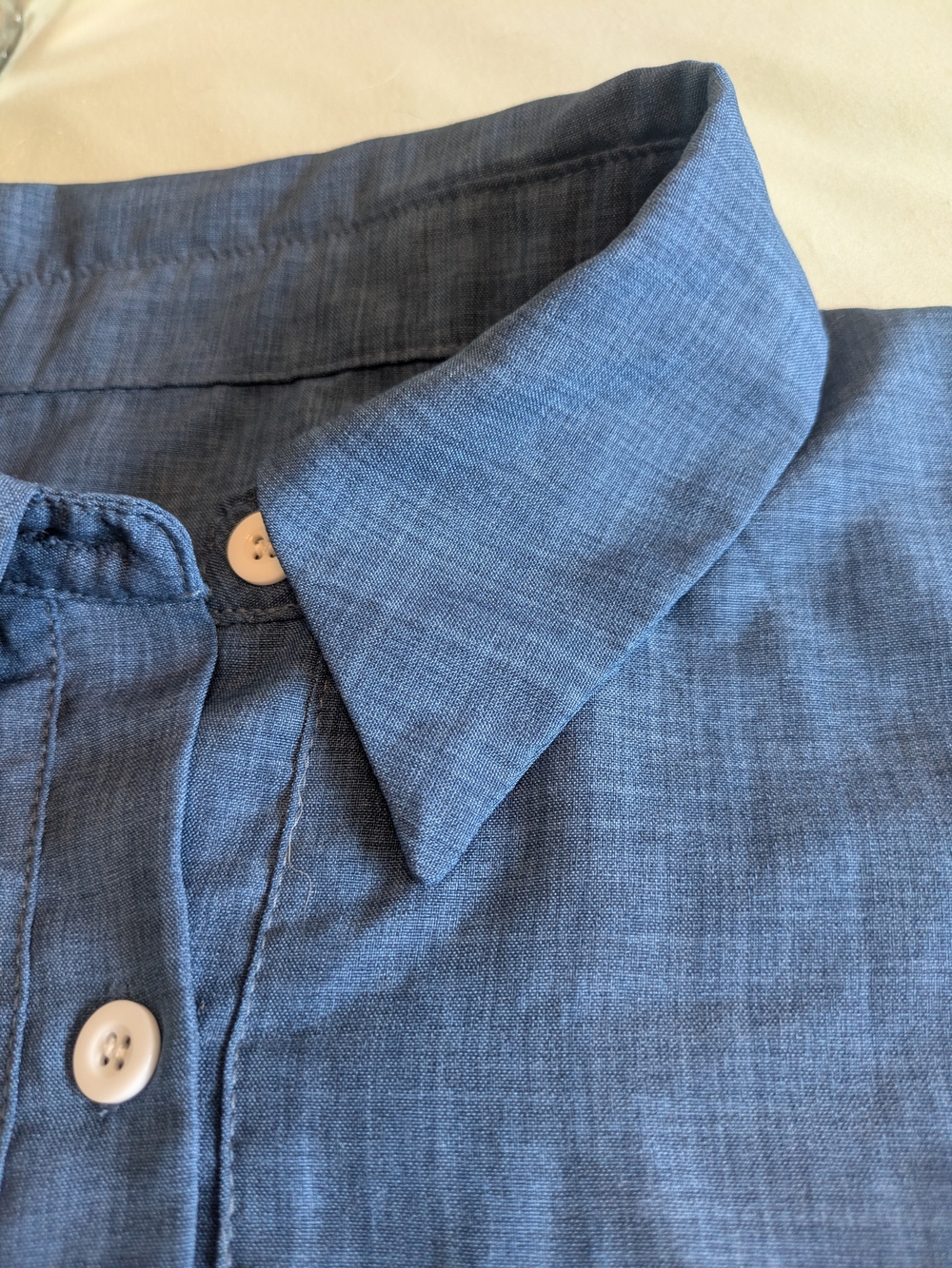 Classic Short-Sleeve Chambray Look Button-Up Shirt in Blue - Picture 11 of 12